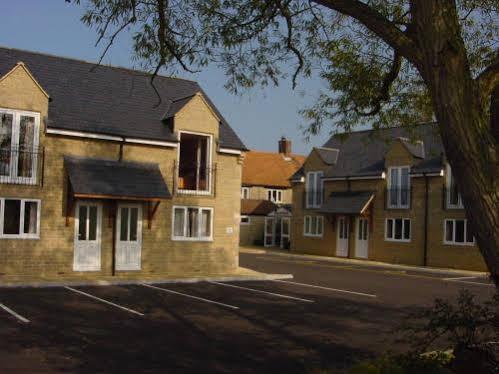The Tally Ho Hotel - B&B Bicester Extérieur photo