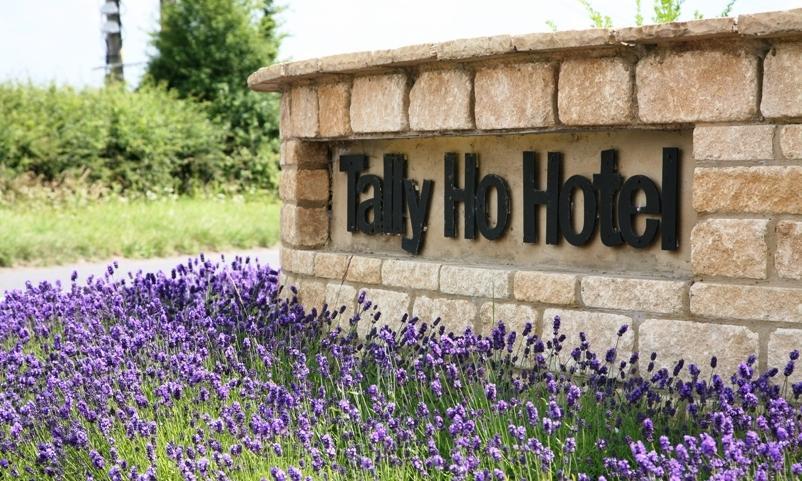 The Tally Ho Hotel - B&B Bicester Extérieur photo